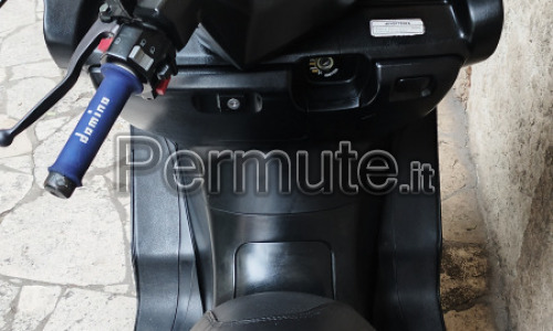 Cerco pepermuto majesty yp 250 40000 km ottimo con Yamaha XT 600 enduro del 89/90 alla pari stato