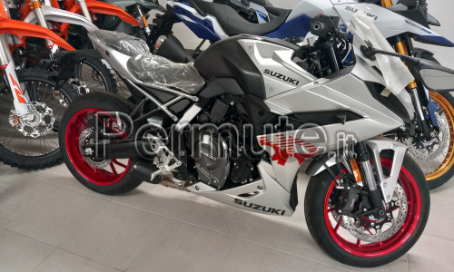 Suzuki Gsx 8-R